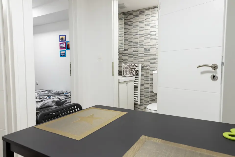Soba u apartmanu 6-10-2 – fotografija 2